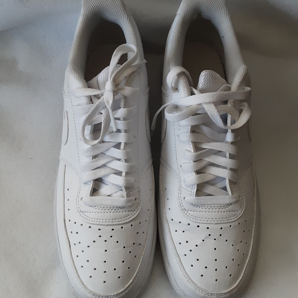 Classic White Men's Sneakers